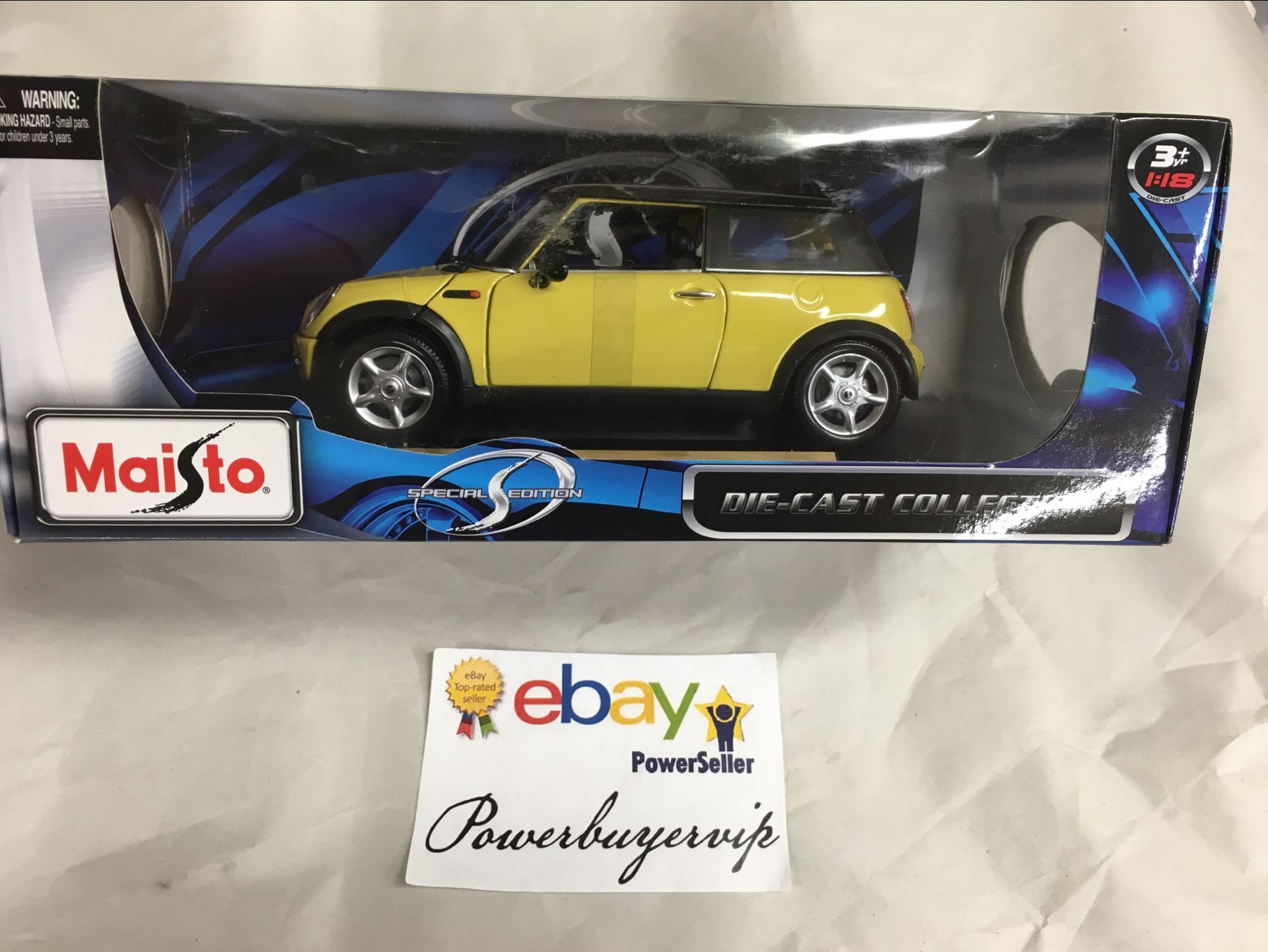 Maisto MINI COOPER 1/18 DIECAST MODEL CAR BY MAISTO YELLOW